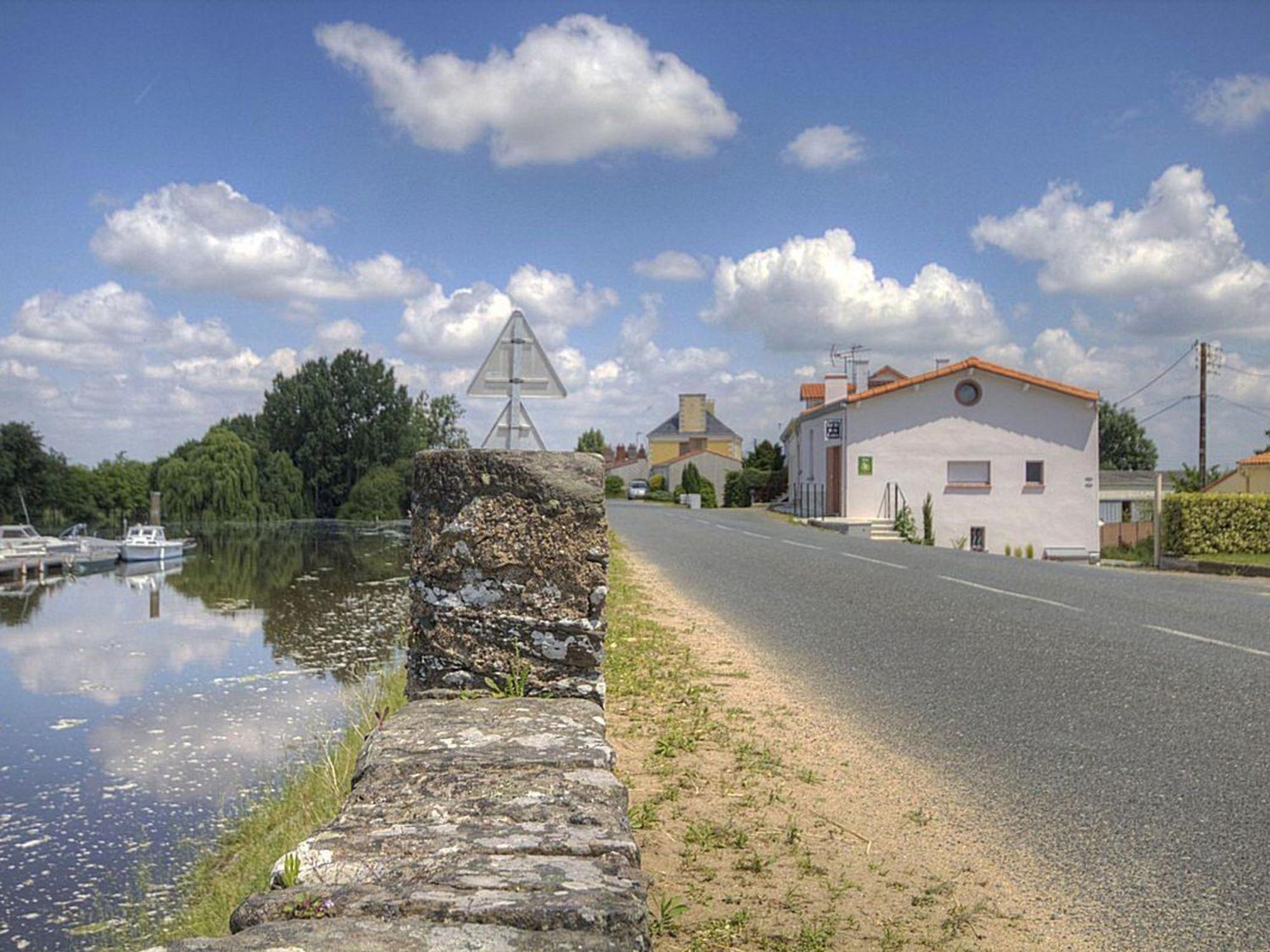 Gite A Proximite De La Loire Avec Wi-Fi Et Equipement Bebe - Fr-1-306-814 La Chapelle-Basse-Mer エクステリア 写真